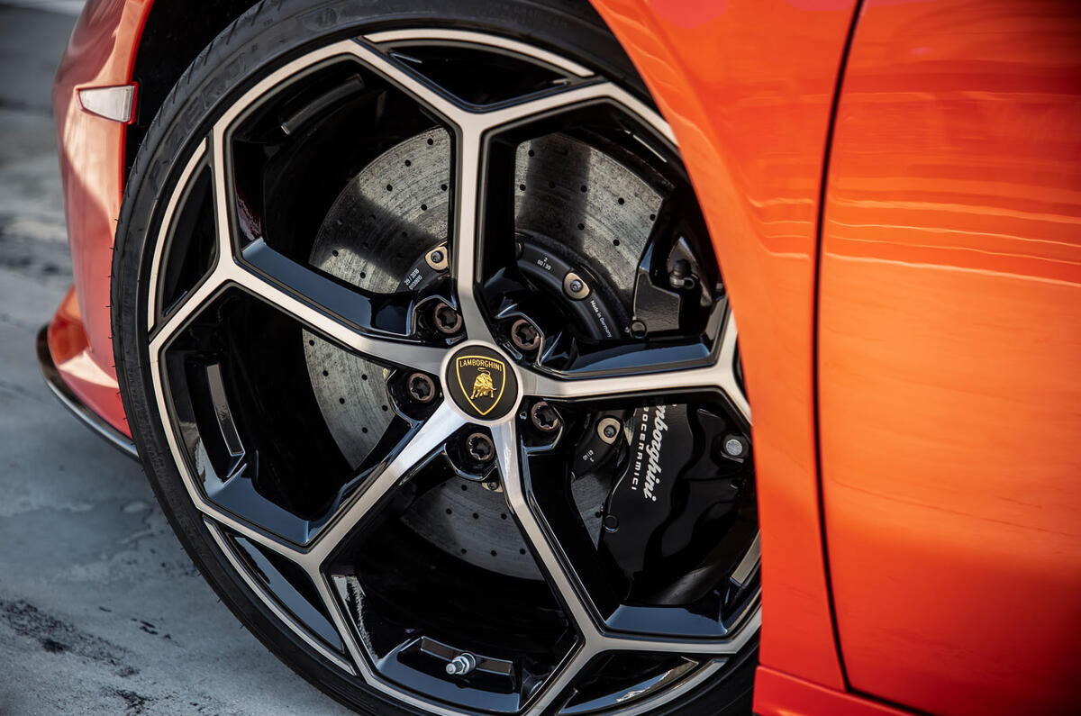 Lamborghini Huracan Evo 2019 Review Autocar