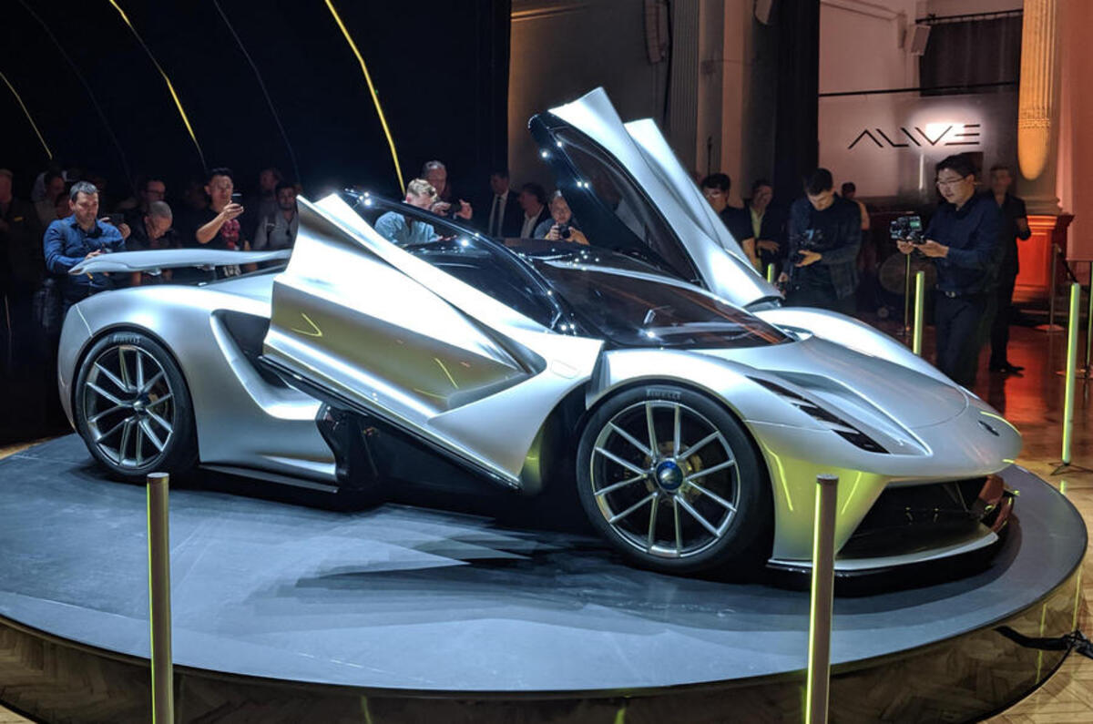 Характеристики lotus evija