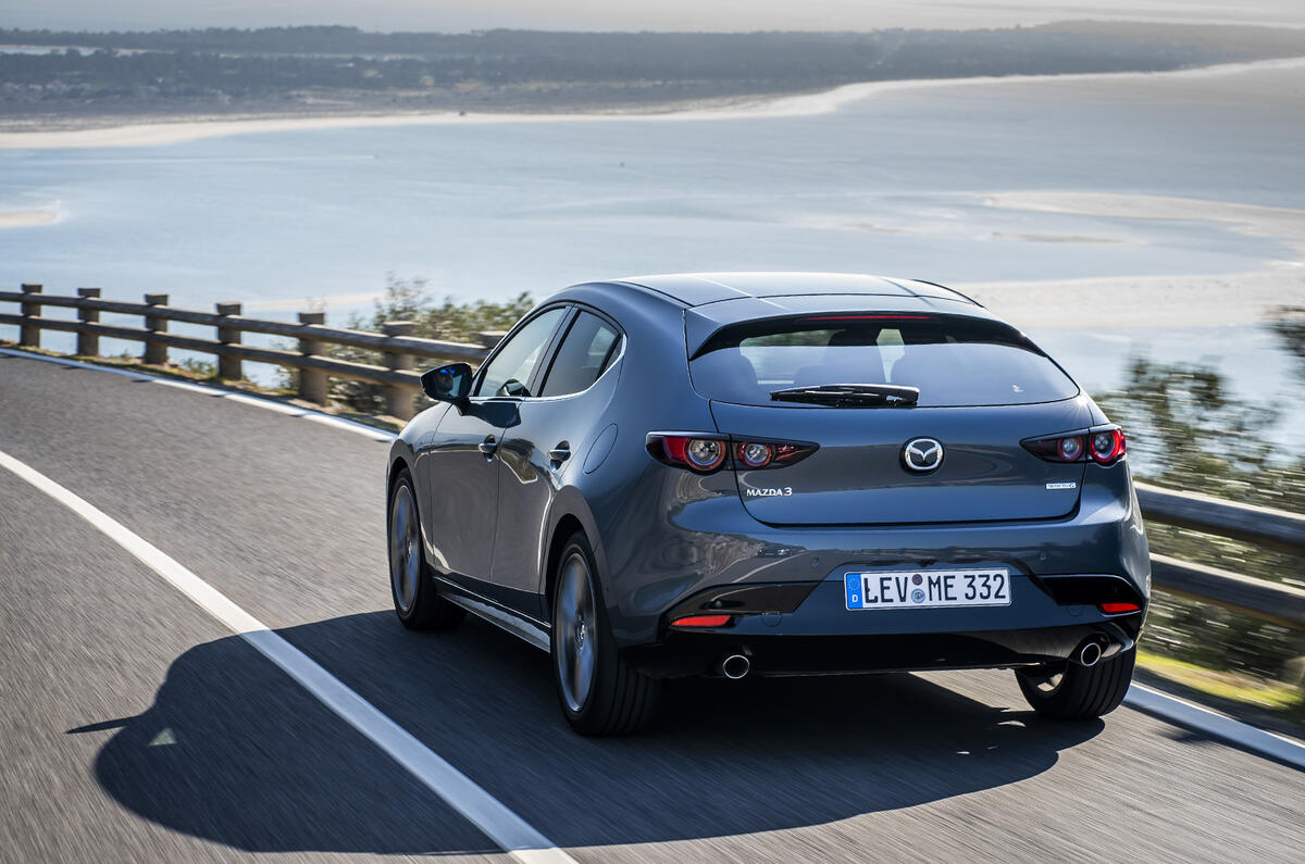 Äánh giá á» ÄÄ©a Äầu tiên châu Ãu Mazda 3 2019 - anh hùng phÃa sau