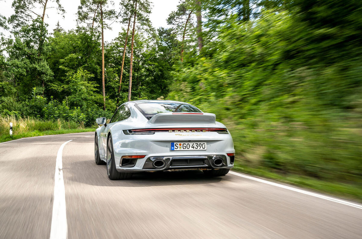 3 Porsche 911 Sport Classic suivi arrière