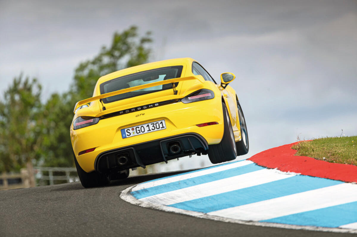 Porsche Cayman GT4