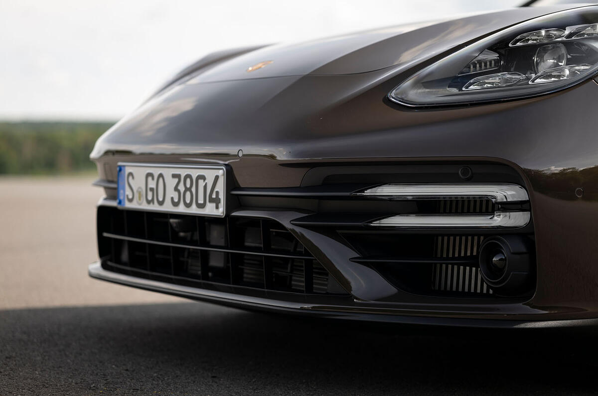 Porsche Panamera Turbo S Sport Turismo 2020 first drive review - nose
