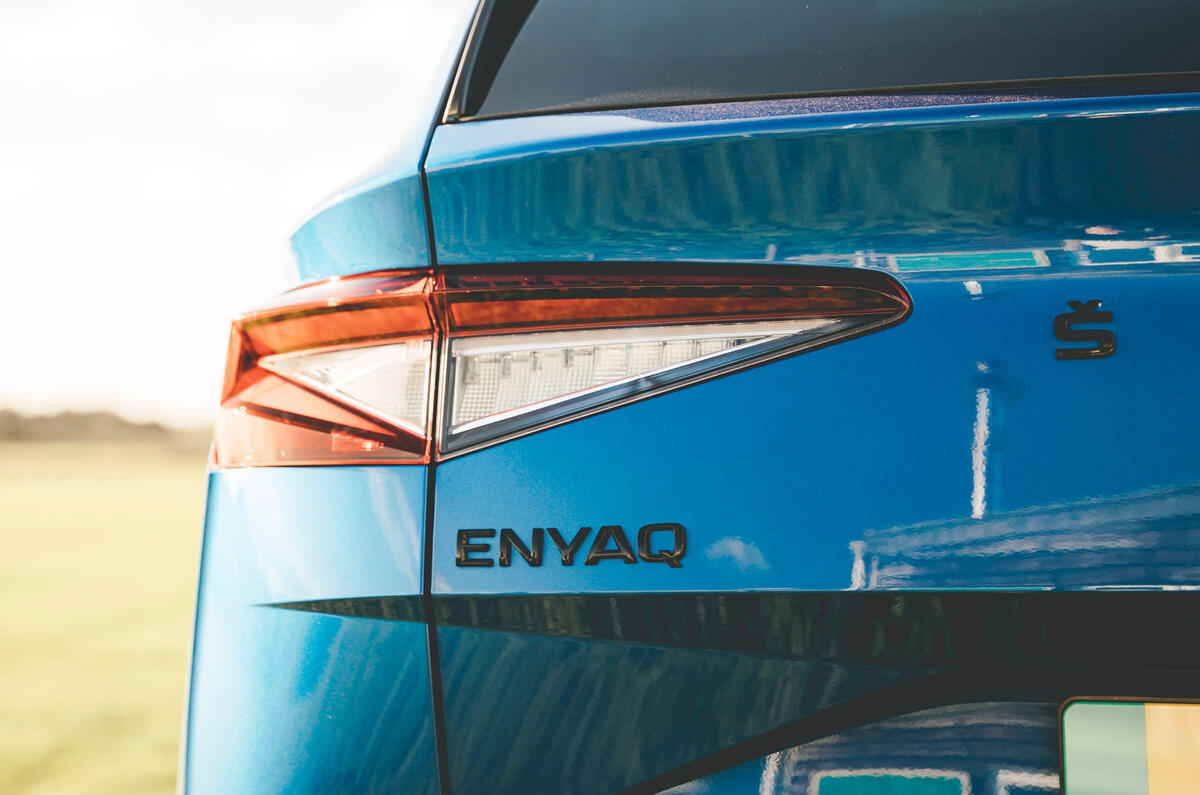 3 Skoda Enyaq iV 80x Sportline 2022 UE : essai routier, feux arrière