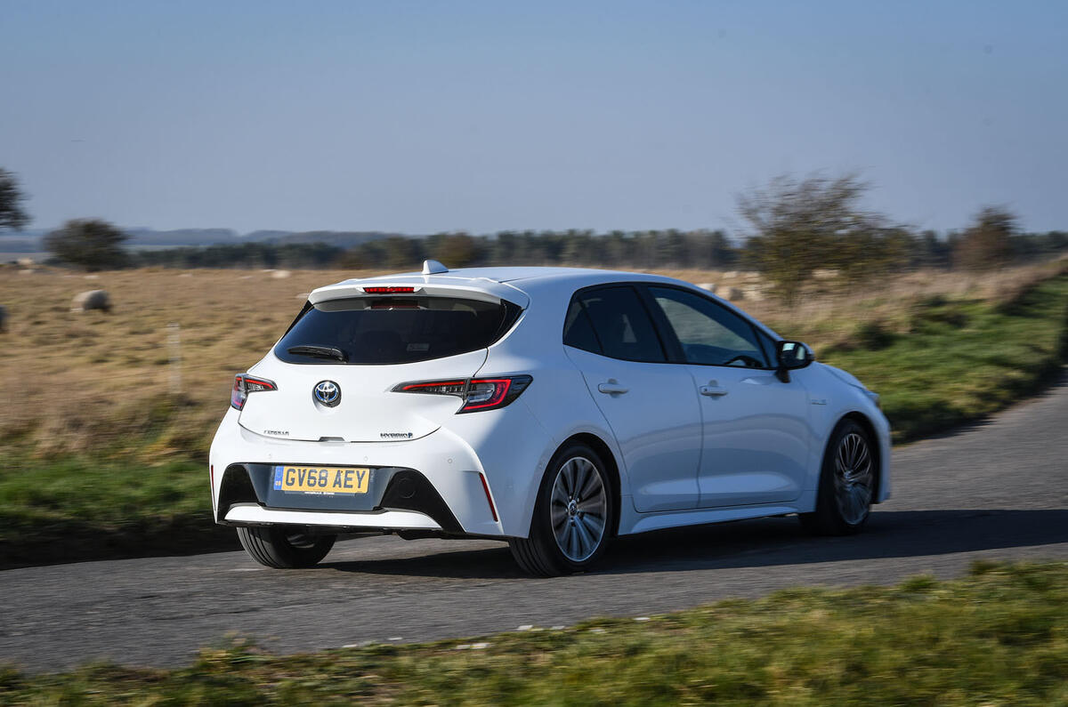 Toyota Corolla 1 8 Hybrid Hatchback 2019 Uk Review Autocar