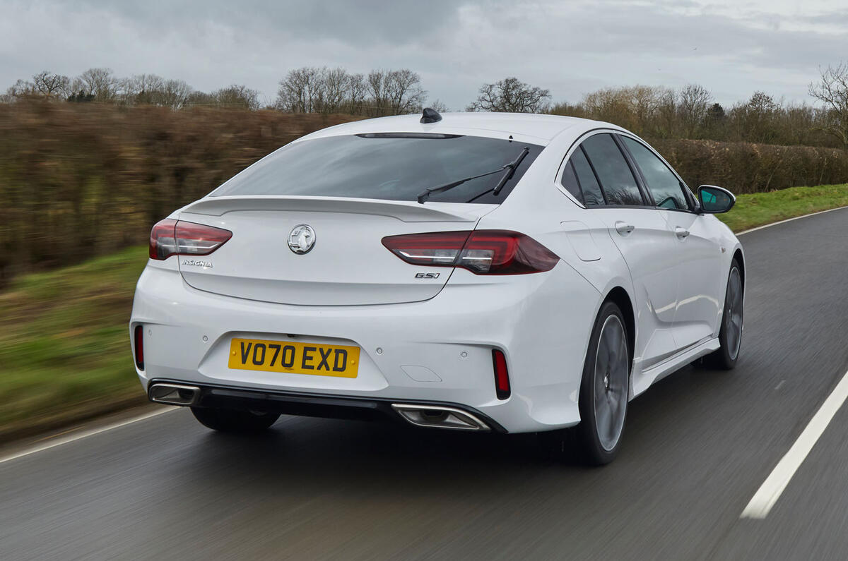 3 Vauxhall Insignia GSI 2021 : le premier héros de la revue de conduite britannique à l'arrière