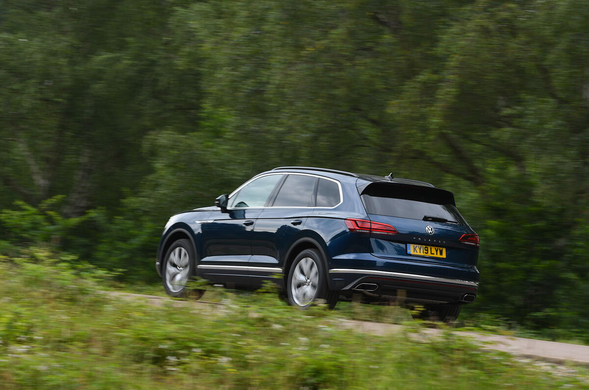 Volkswagen Touareg 3.0 TSI 2019 UK first drive review - hero rear