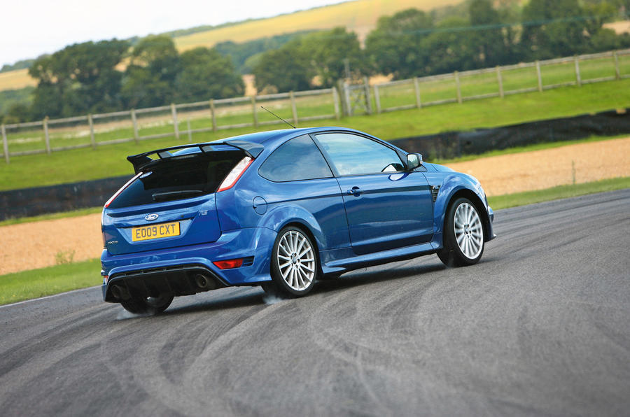 30  ford focus rs 2009 hero side