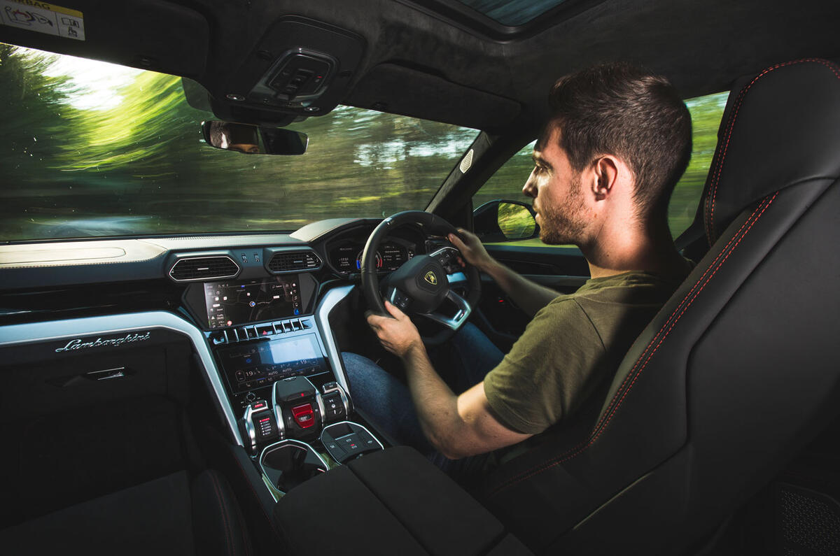 Lamborghini Urus 2018 Uk Review Autocar