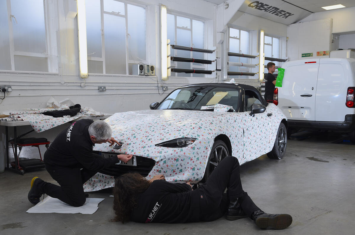 Can you wrap a car in wrapping paper? Autocar