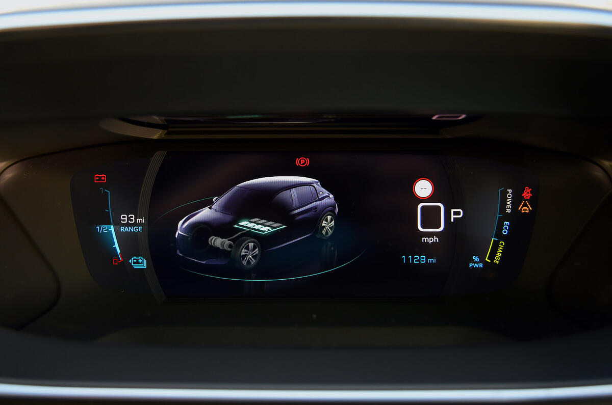 Peugeot e-208 - interior