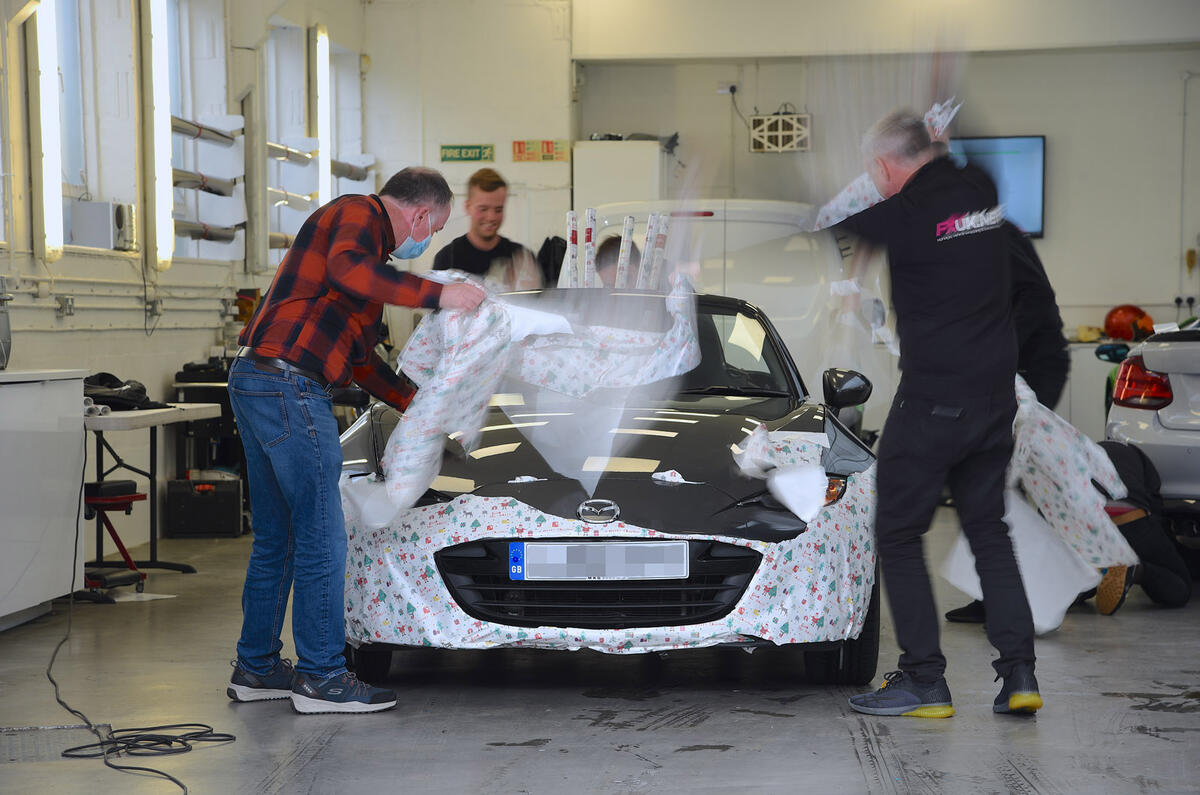 Can you wrap a car in wrapping paper? Autocar