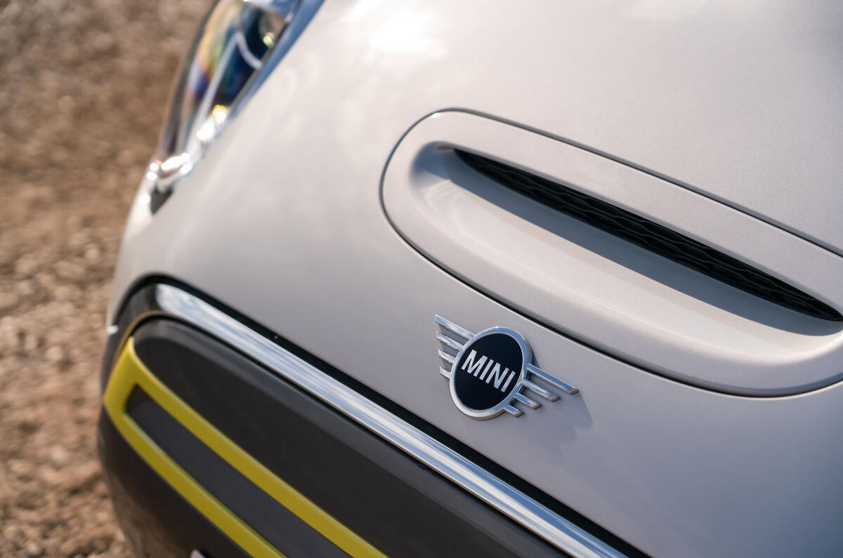 Mini Electric 2020 : premier bilan de la conduite au Royaume-Uni - front end