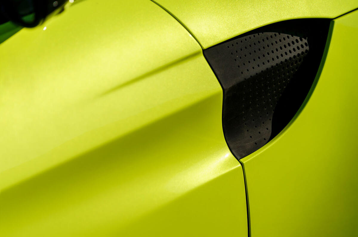 Aston Martin Vantage vents