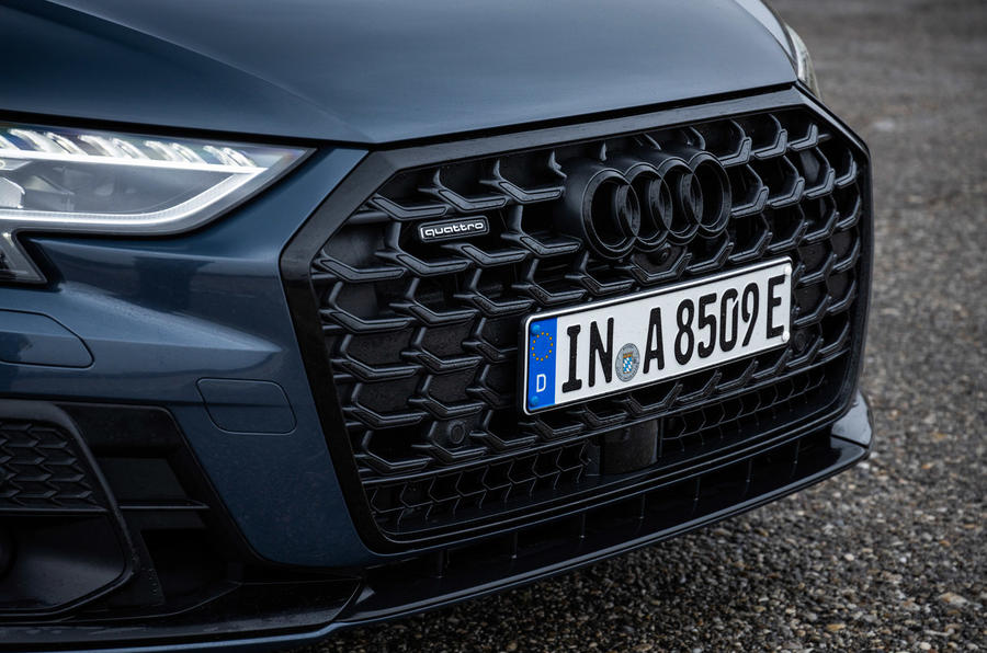 4 Audi A8 TFSIe 2022 : premier essai de conduite, test du nez