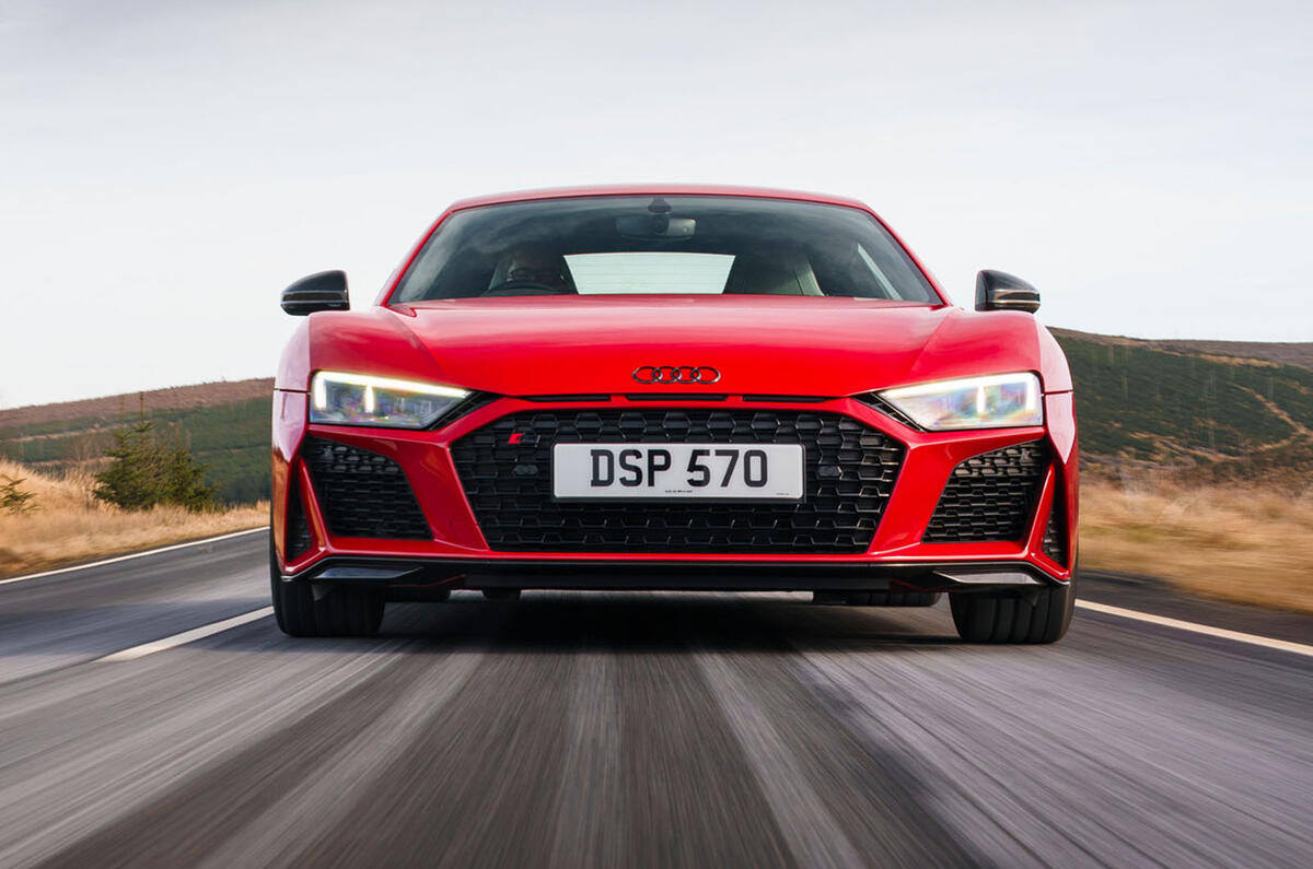 4 Audi R8 V10 RWD Performance 2022 UE : le suivi du nez.