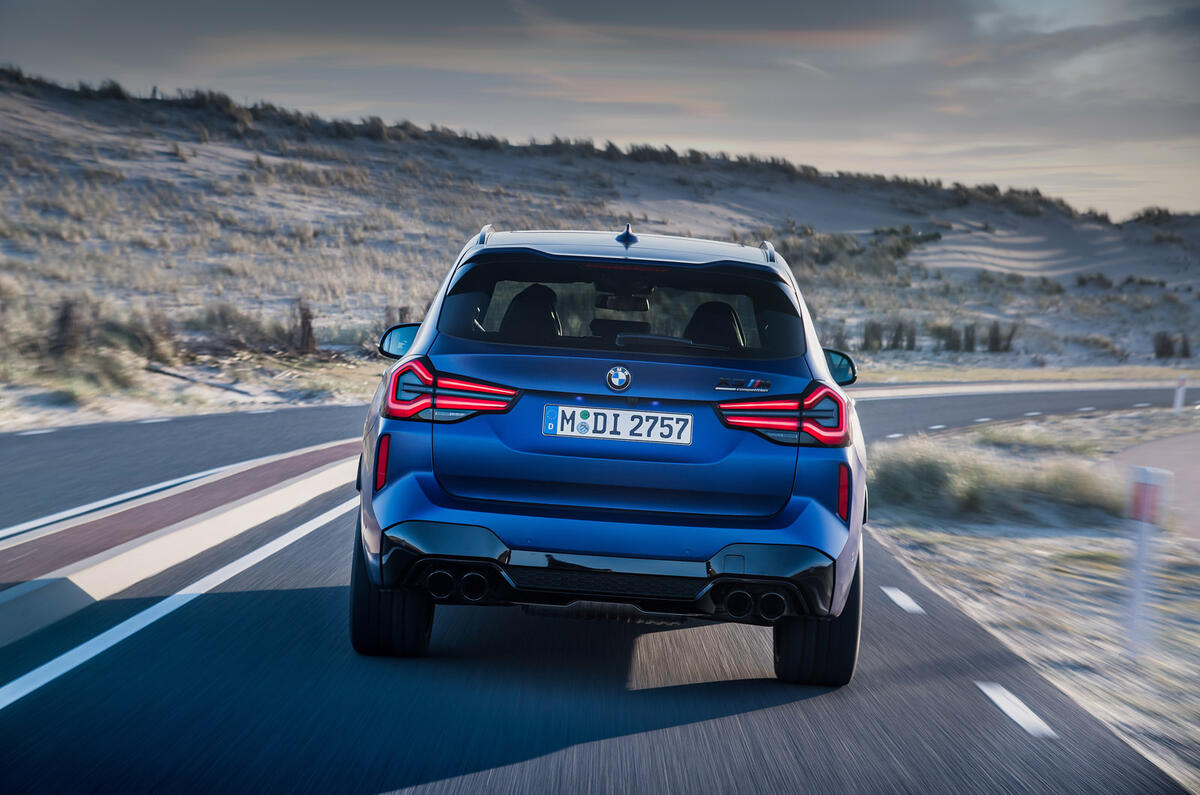 4 BMW X3 M suivi arrière