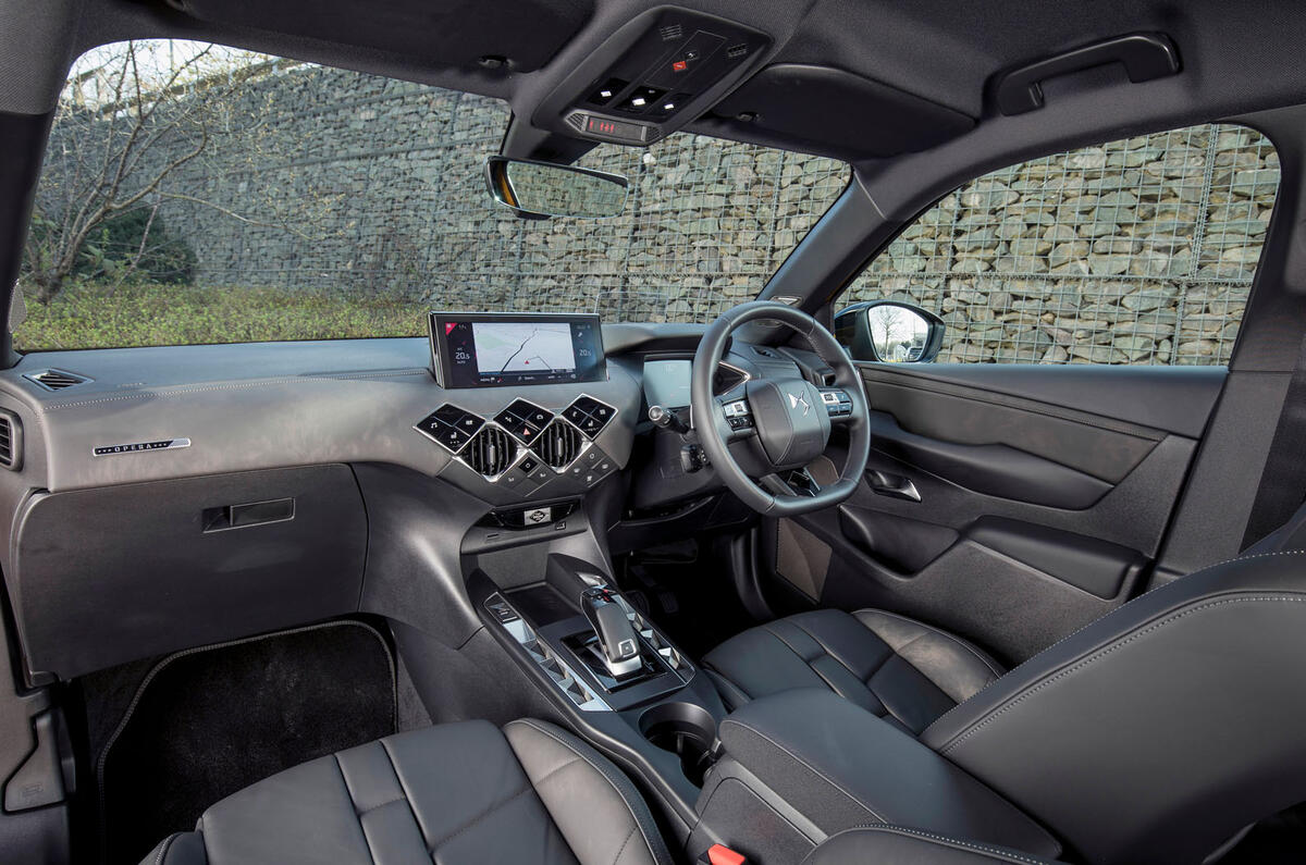 DS 3 Crossback 2019 UK first drive review - cabin