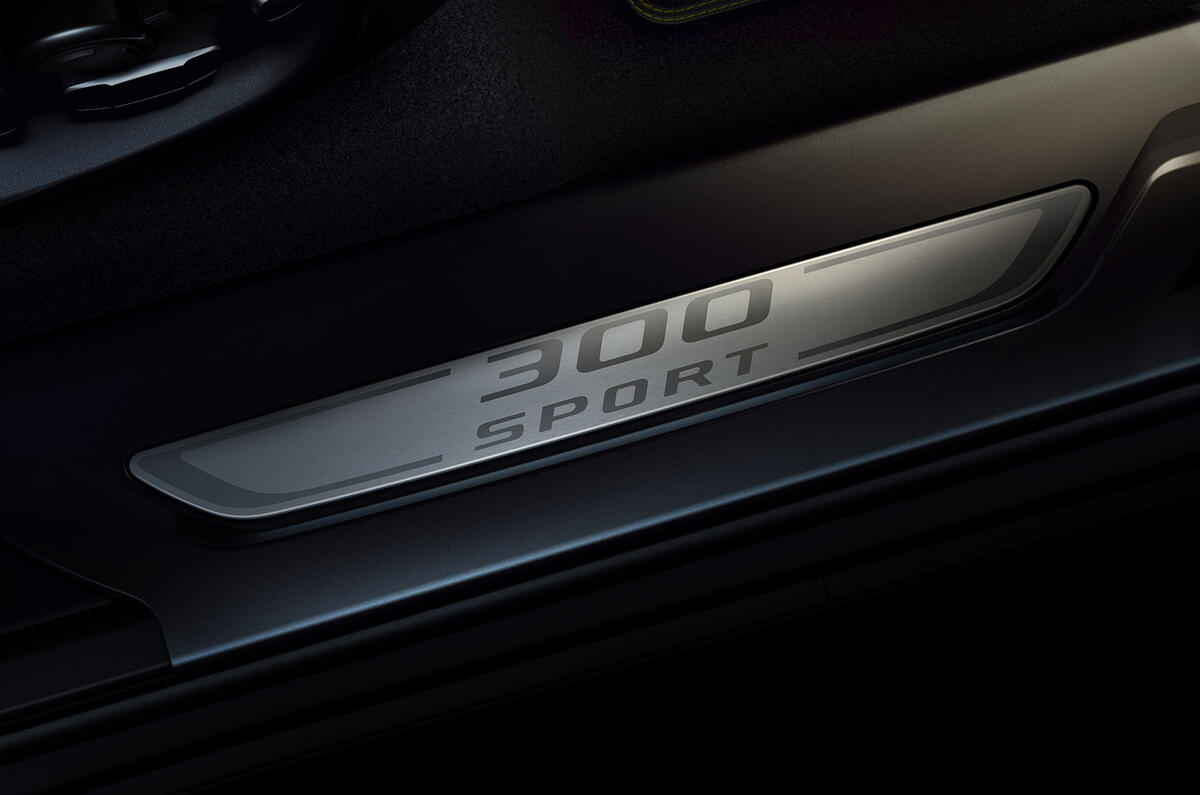 Jaguar F-Pace 300 Sport 2019 UK first drive review - kick plates