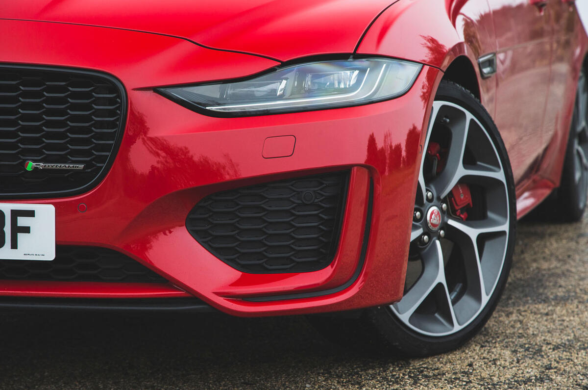 Jaguar XE P300 2019 first drive review - headlights