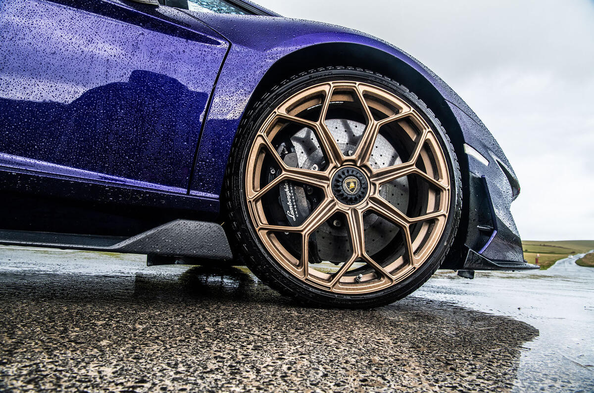 Lamborghini Aventador SVJ 2018 UK first drive review - alloy wheels