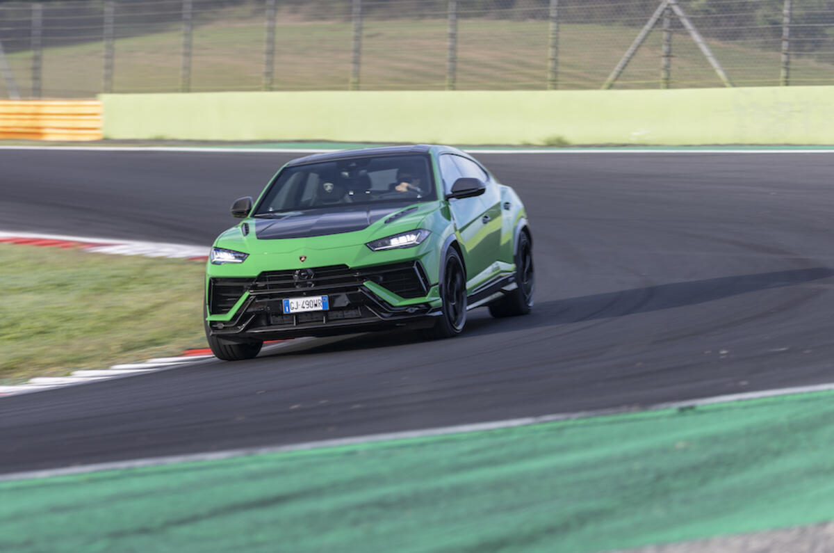 Lamborghini Urus Performante coin avant