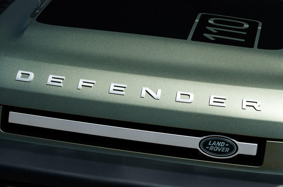 Land Rover Defender 110 S 2020 : premier bilan de conduite - badge du capot