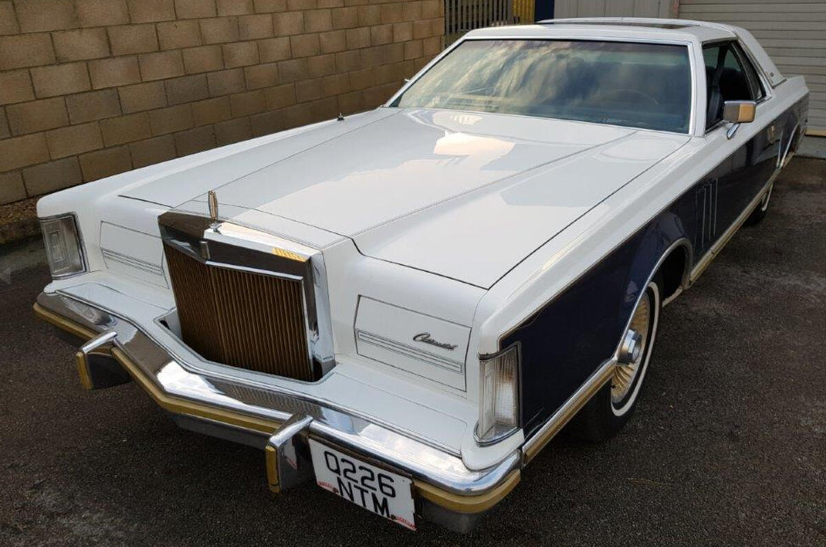Lincoln Continental - static front