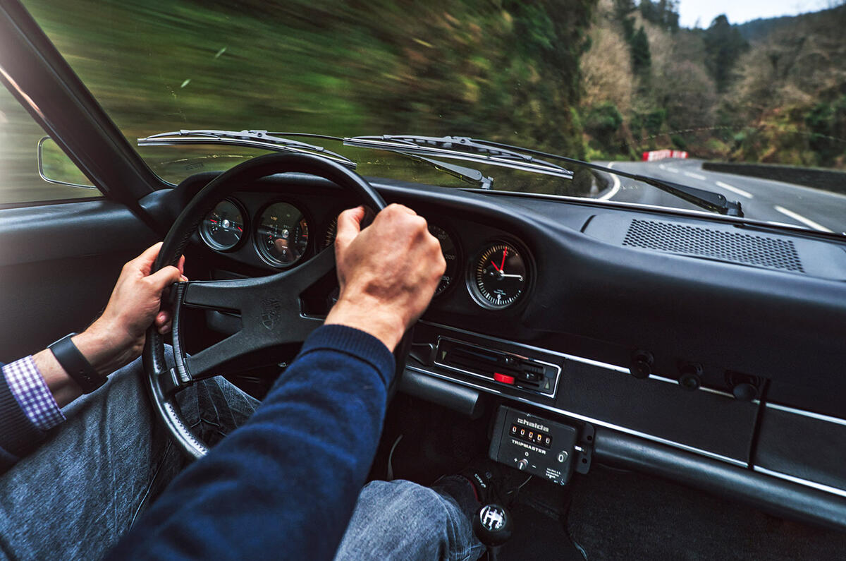 Porsche 911 - interior
