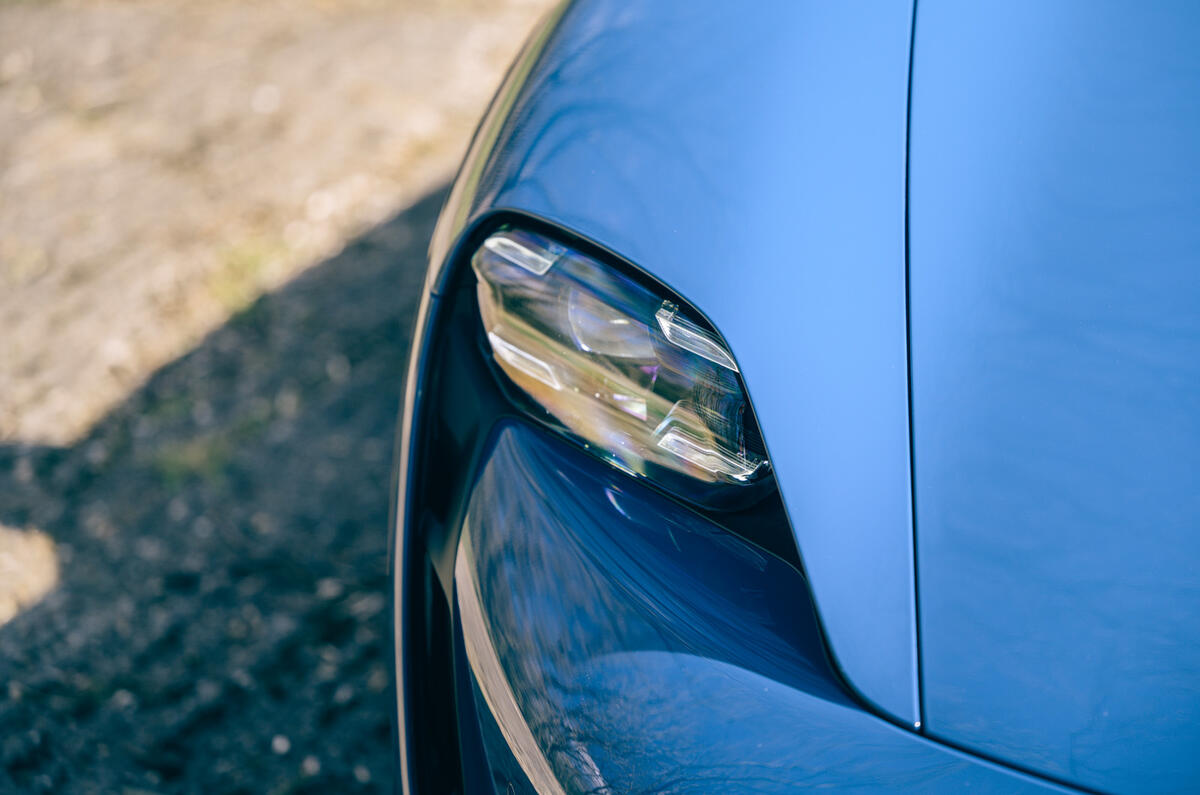 4 Porsche Taycan Cross Turismo 2021 LHD headlights