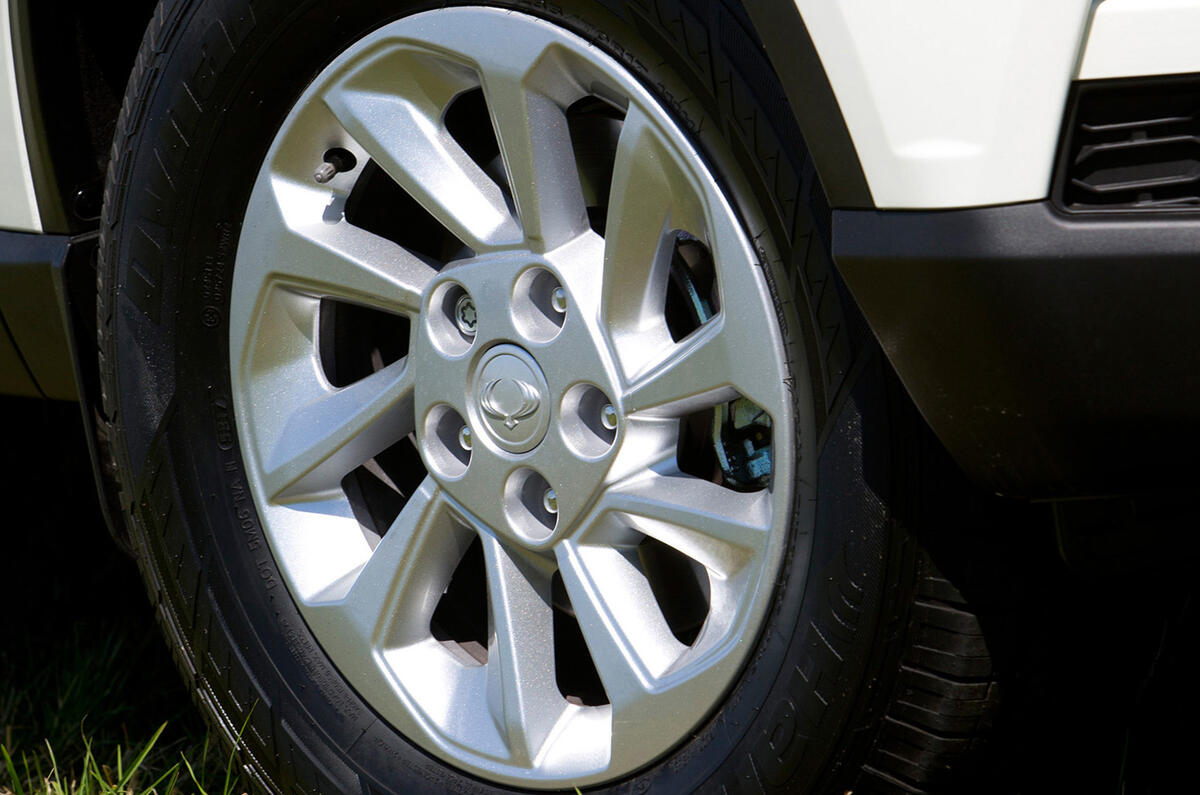 Ssangyong Musso EX 2019 UK first drive review - alloy wheels