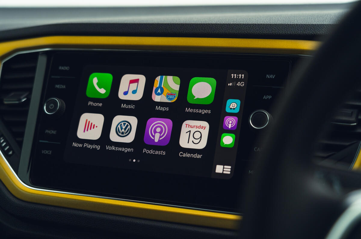 4 T Roc carplay