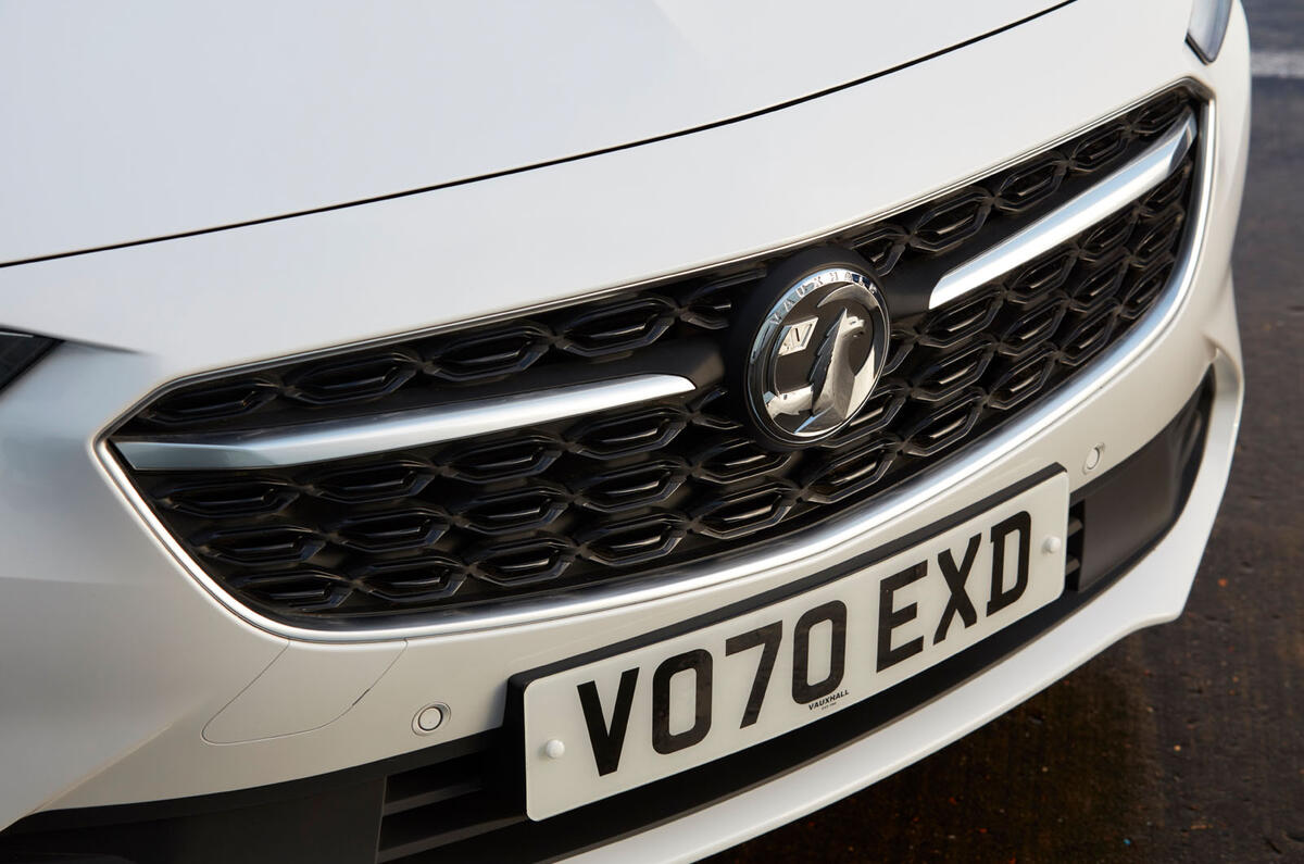 4 Vauxhall Insignia GSI 2021 Premier nez de révision de conduite au Royaume-Uni