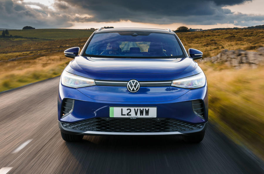 4 VW ID 4 life 2022 Royaume-Uni : premier essai de conduite, suivi du nez
