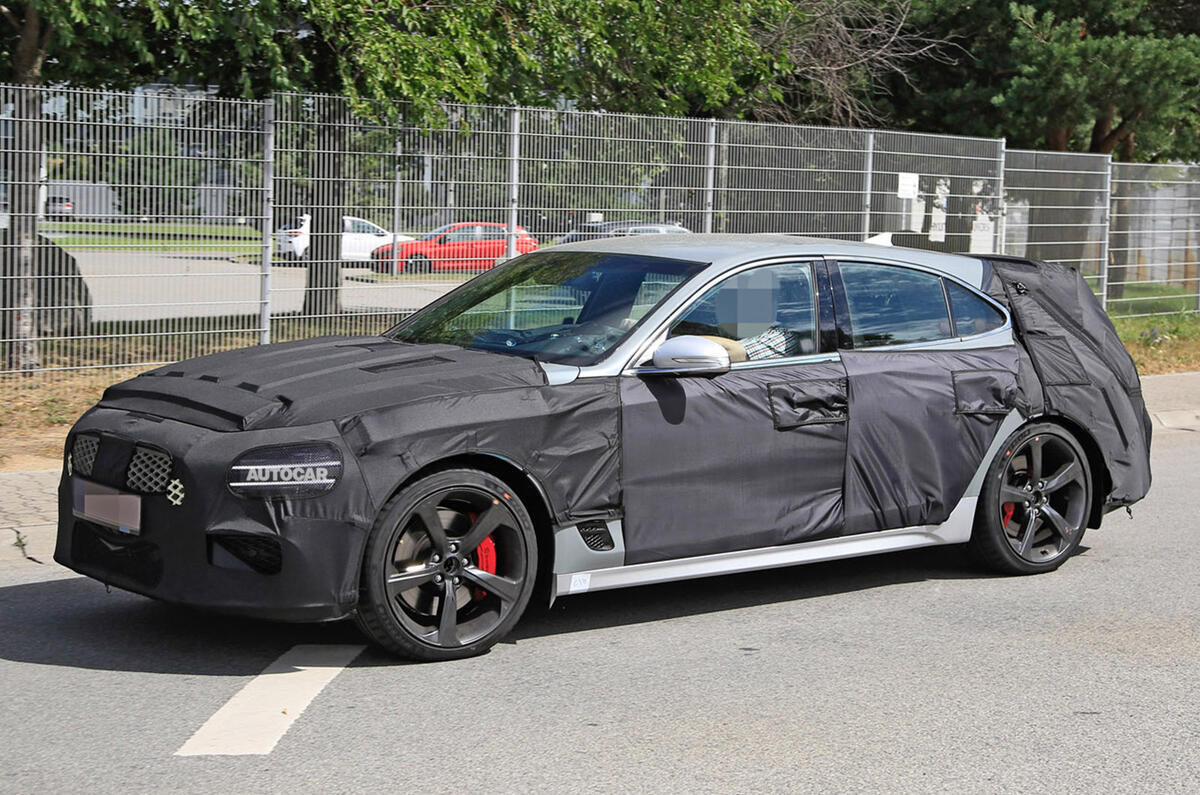 Genesis G70 Shooting Brake - spy shots