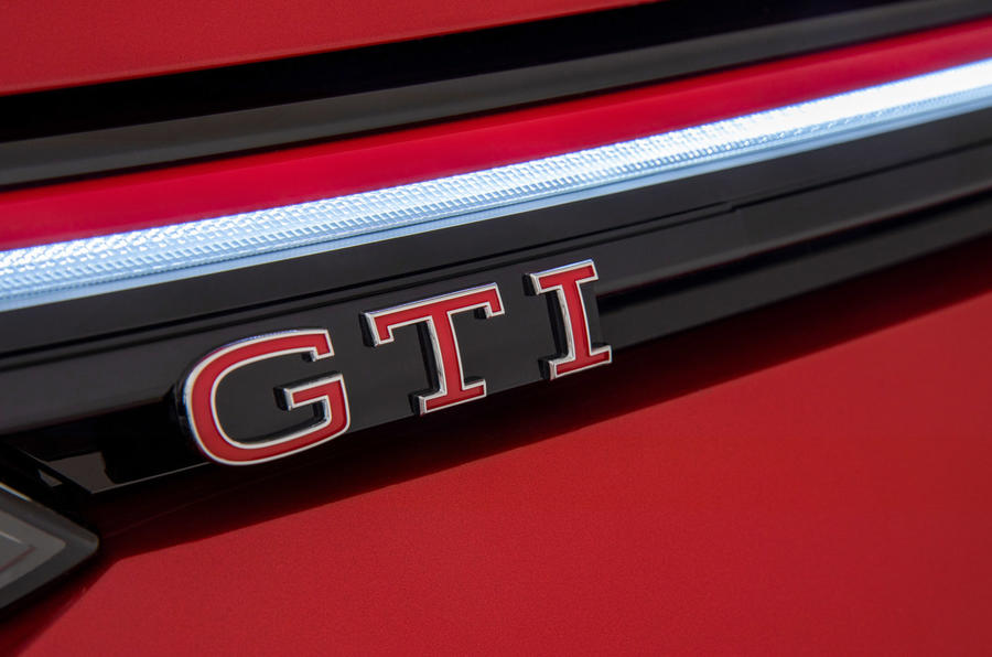 Volkswagen Golf GTI 2020 - badge