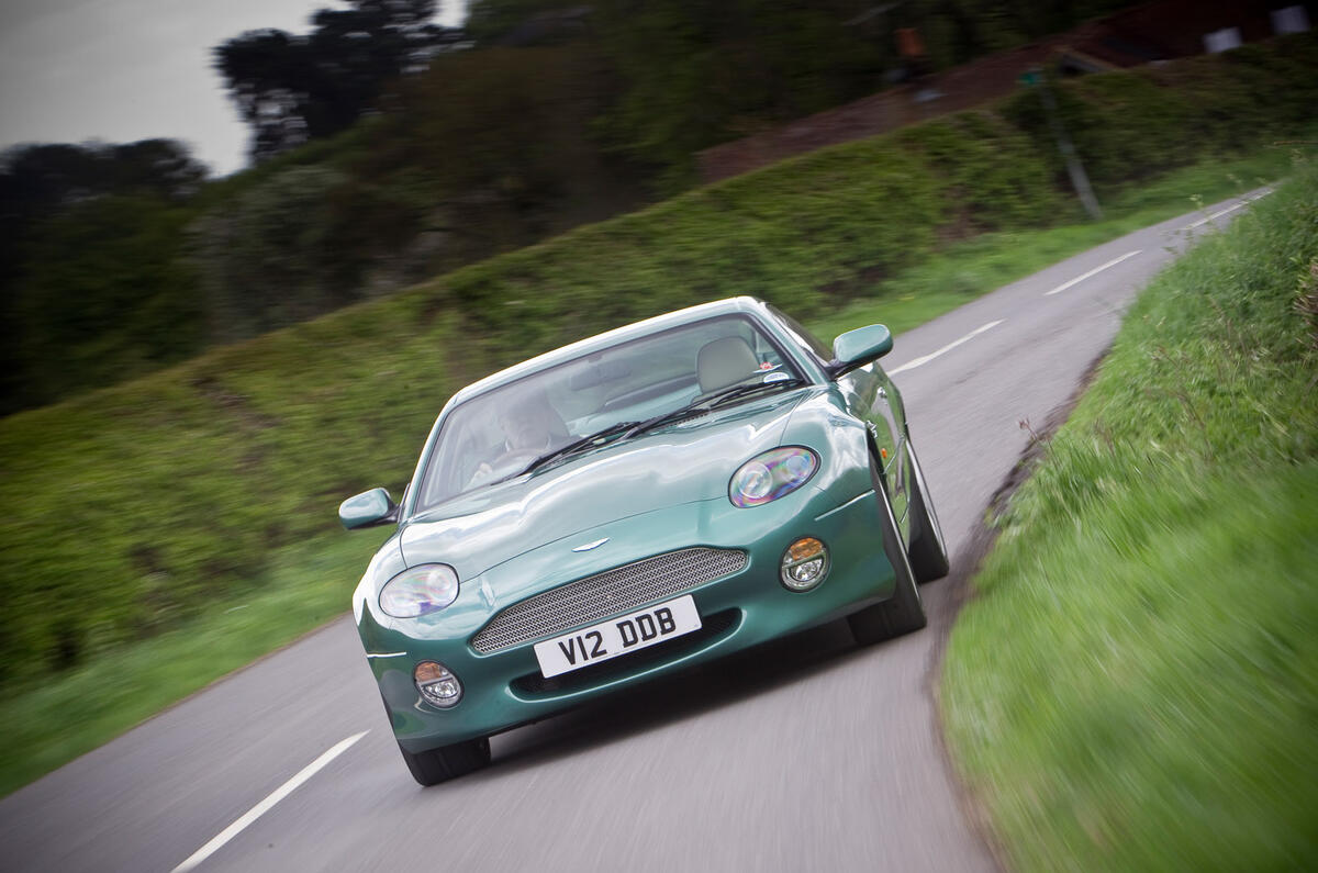 Aston Martin DB7 Vantage - tracking front