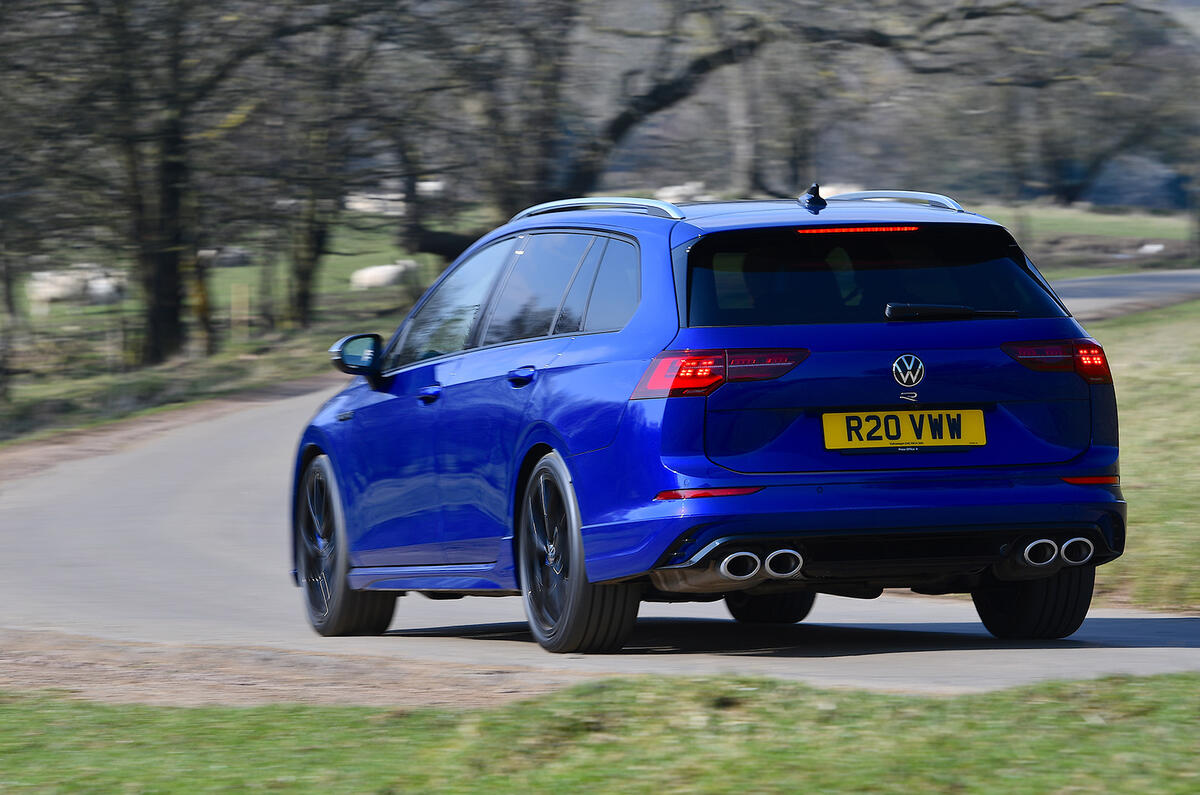4 VW Golf R Estate réarcorner