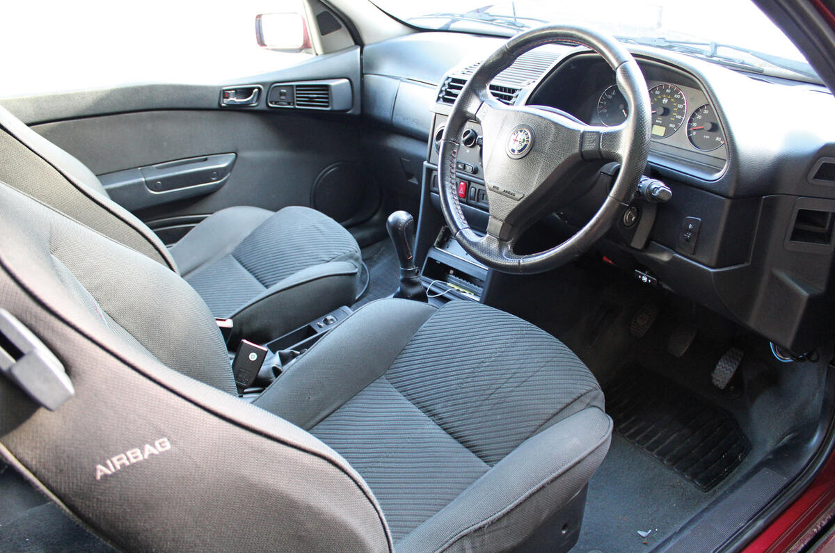 Alfa Romeo 145 Cloverleaf - interior
