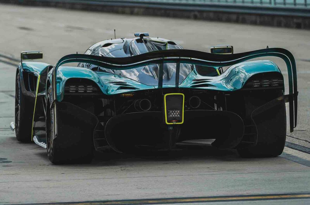 5 aston martin valkyrie amr pro