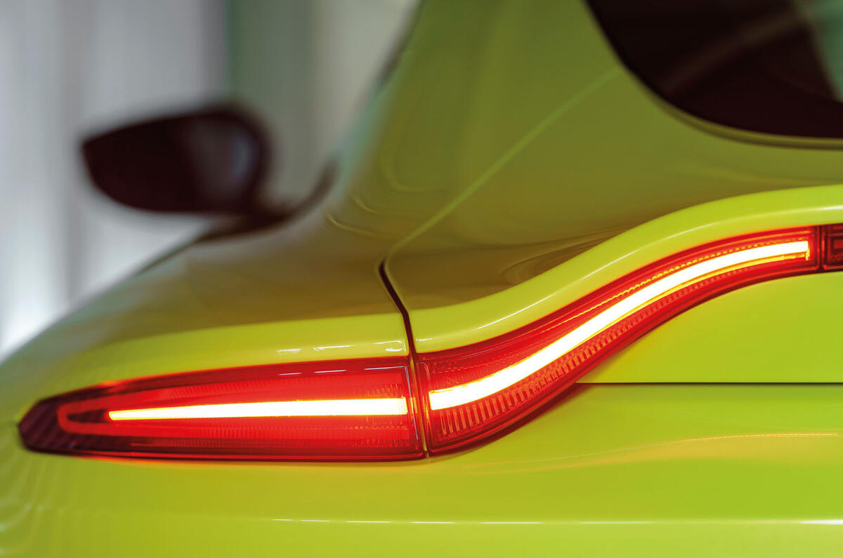 Aston Martin V12 Vantage V600 revealed