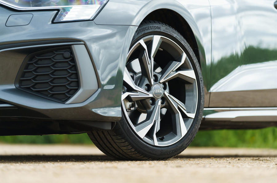 Audi A3 Sportback 2020 : premier examen de conduite au Royaume-Uni - roues en alliage