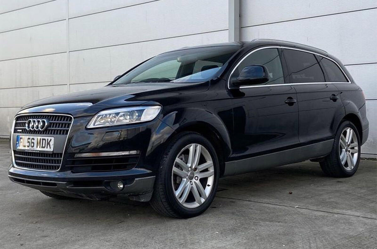 Audi Q7 - static front 
