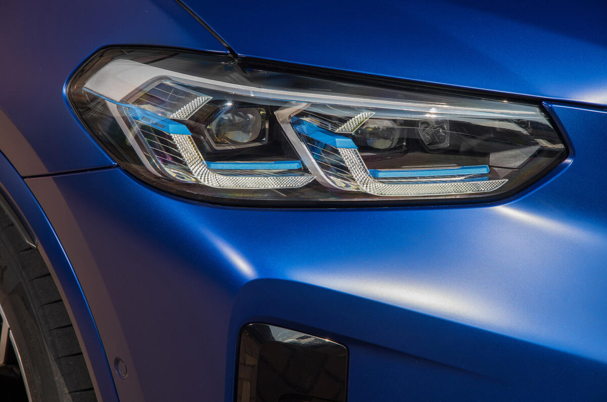 5 BMW X3 M front light