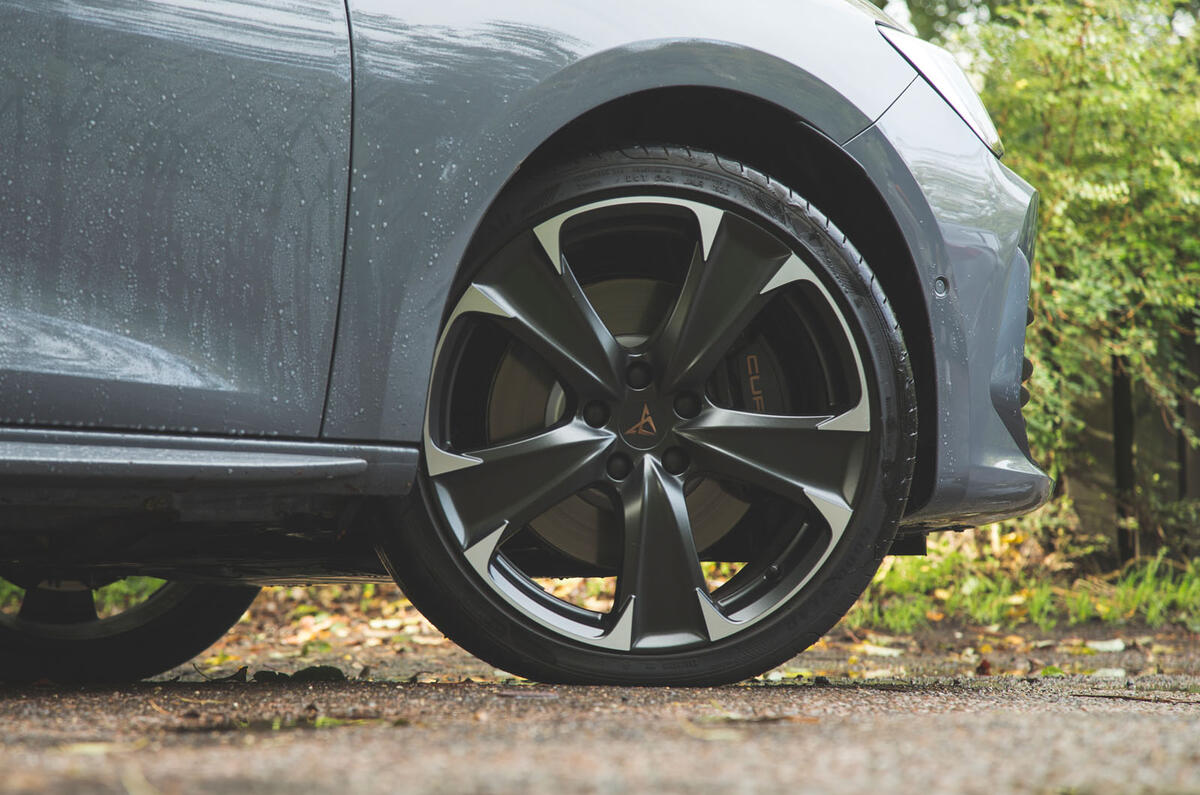 Cupra Leon 2020 LHD : premier bilan de conduite au Royaume-Uni - roues en alliage