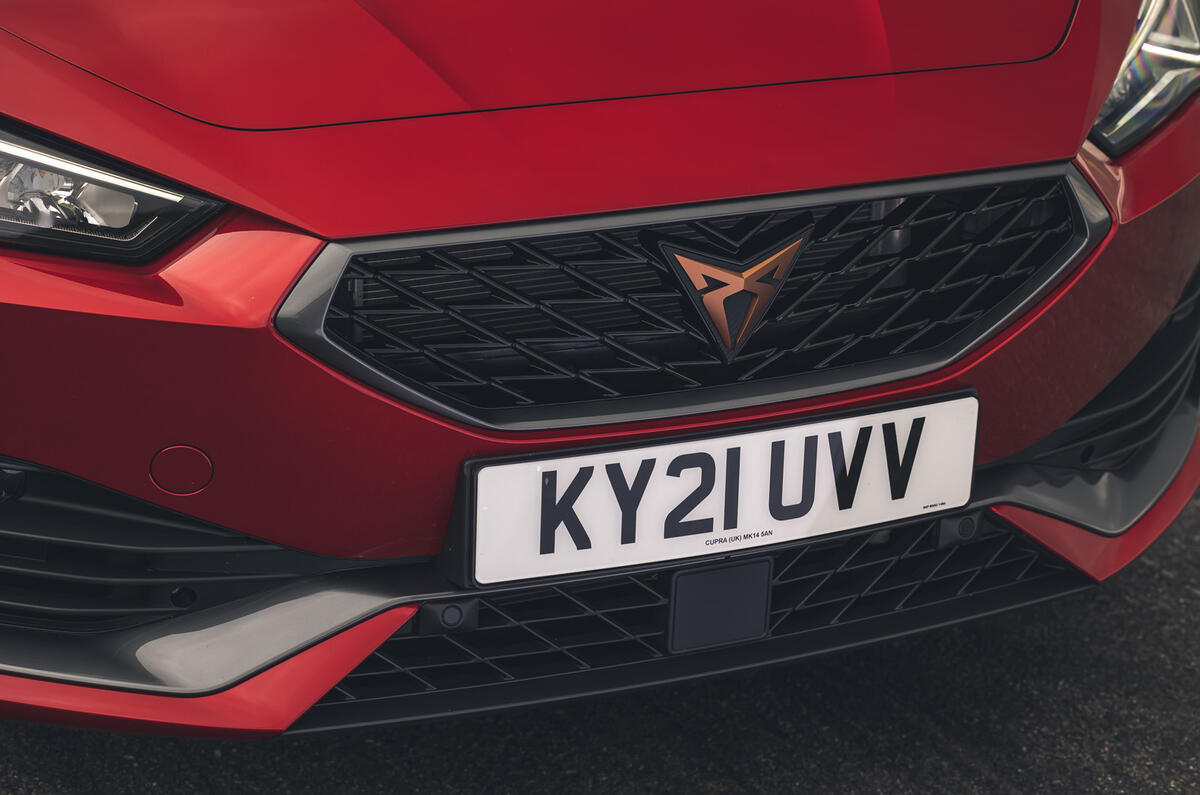 5 Cupra Leon Estate 2021 UE FD grille de calandre