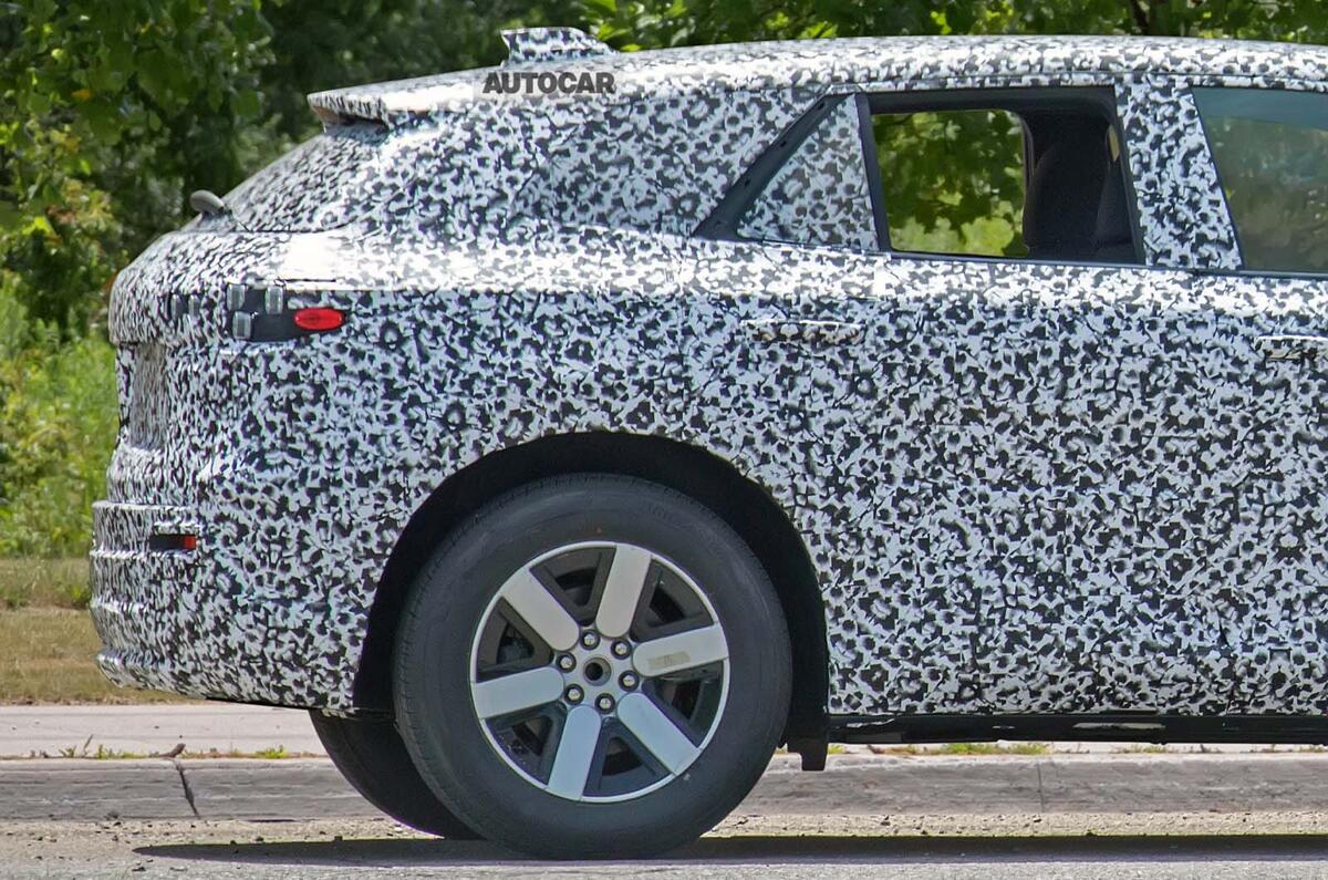 زوم جانبی Honda Prologue camo 2022