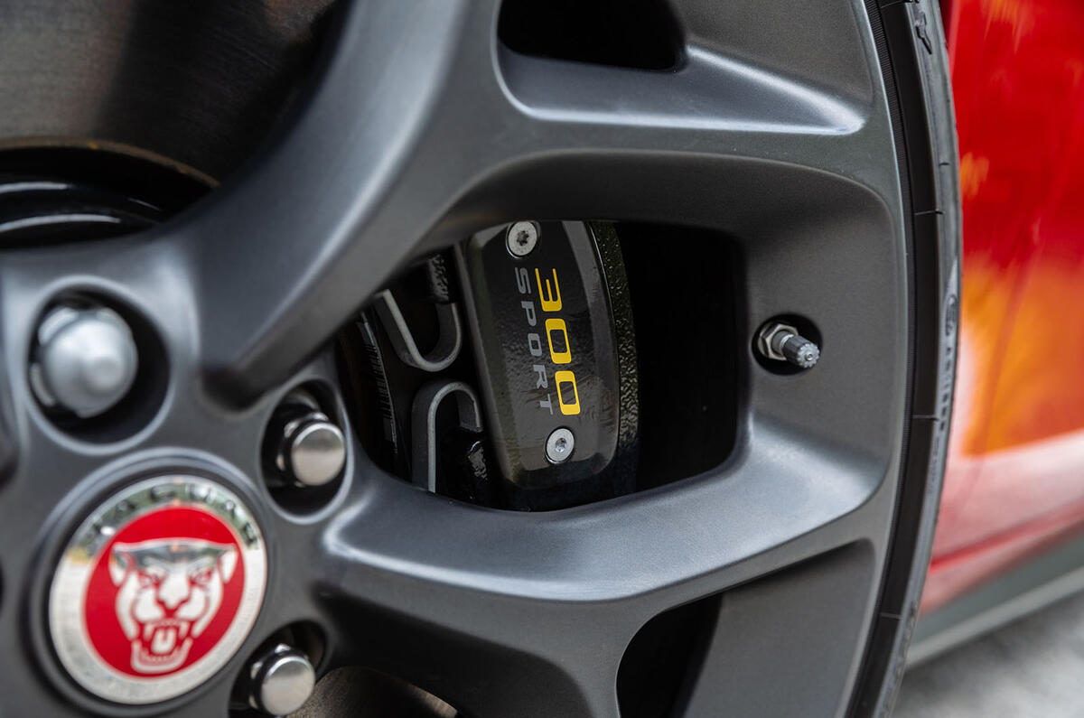 Jaguar XE 300 Sport 2018 UK review | Autocar