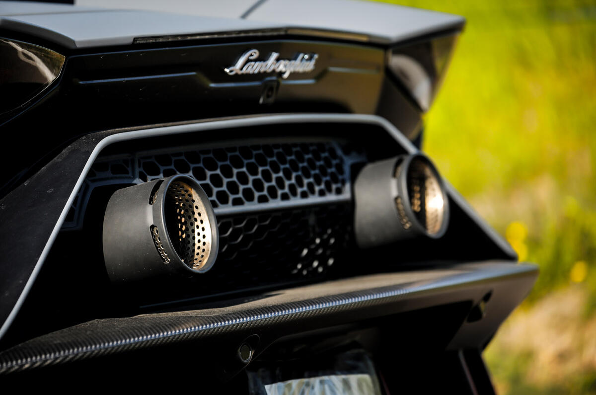5 Lamborghini Aventador Ultimae 2022 first drive exhausts