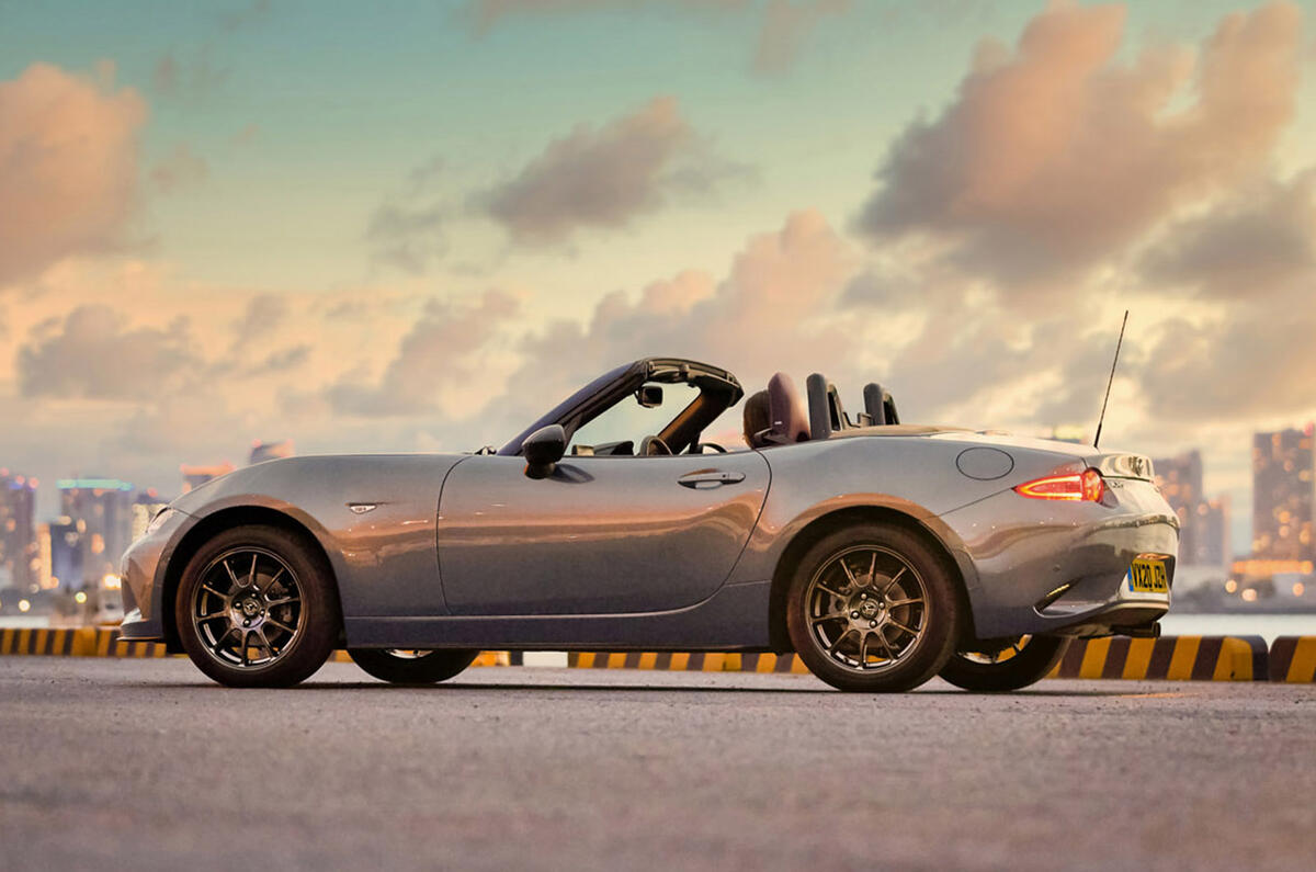 Mazda MX-5 R-Sport 2020 - static side