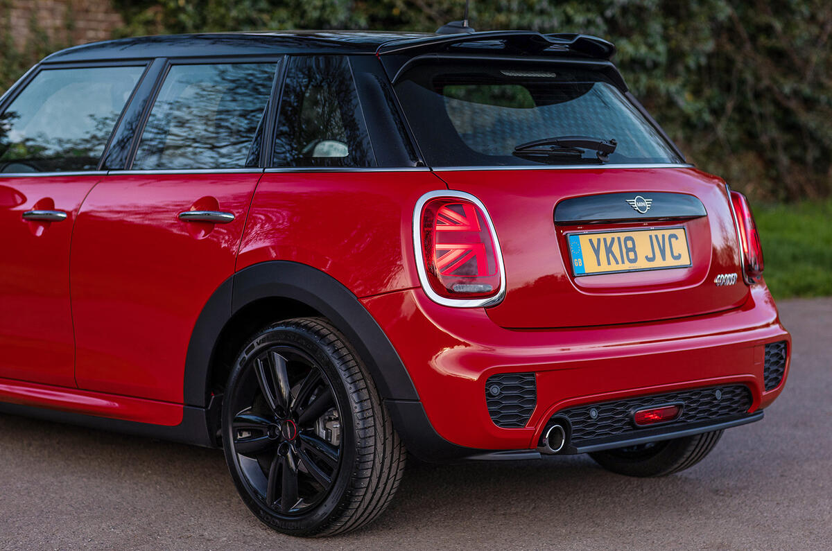 Mini Cooper 5dr 2018 Uk Review Autocar
